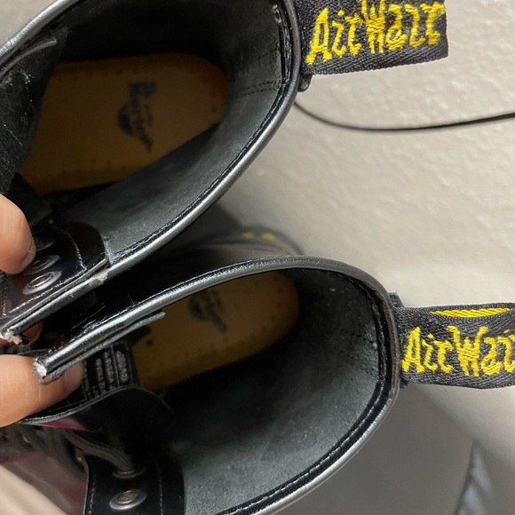 100% AUTHENTIC DR MARTENS SIZE 5!!! - Picture 4 of 8
